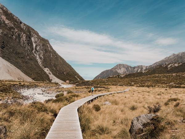 New Zealand culture & trekking self drive tour