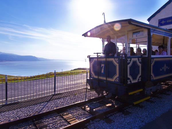 tour wales by train