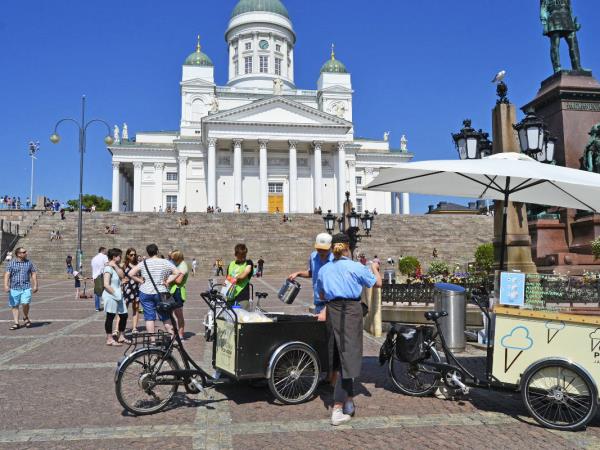 Helsinki & log cabin vacation in Finland
