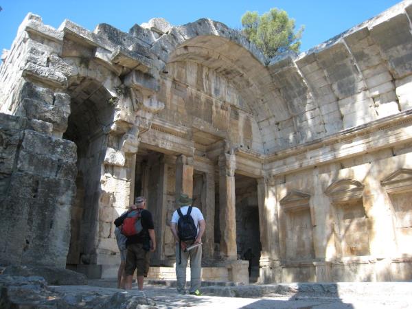 Avignon hiking vacation in France