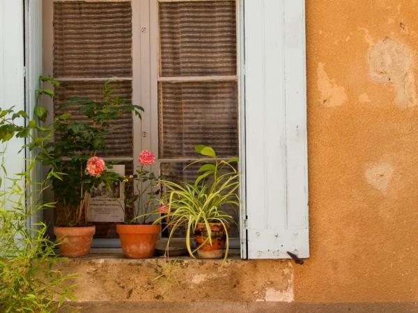 Avignon hiking vacation in France