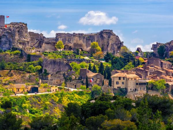 Avignon hiking vacation in France