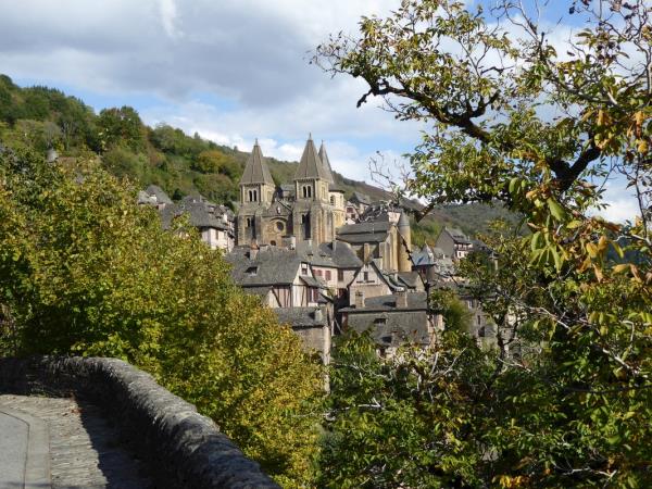 The wine villages of the Burgundy hiking vacation
