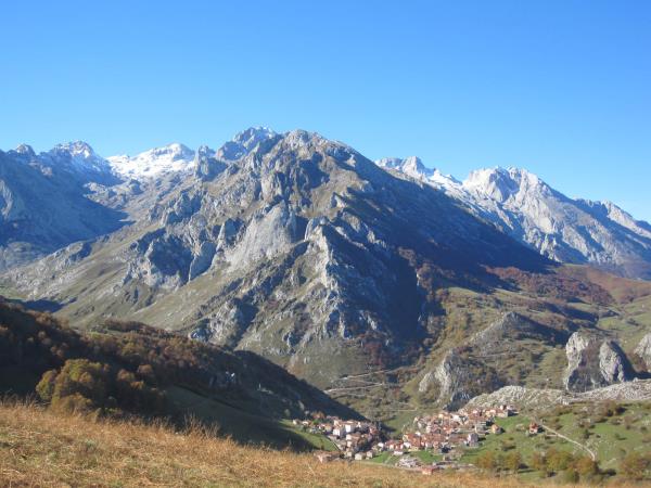 Walking in the Picos de Europa vacation