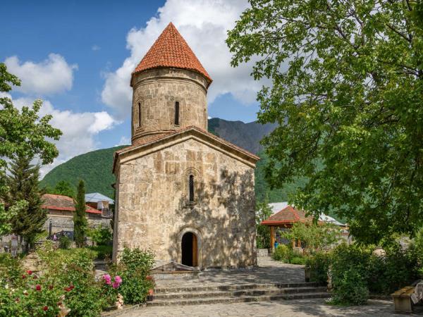 Azerbaijan Caucasus hiking vacation