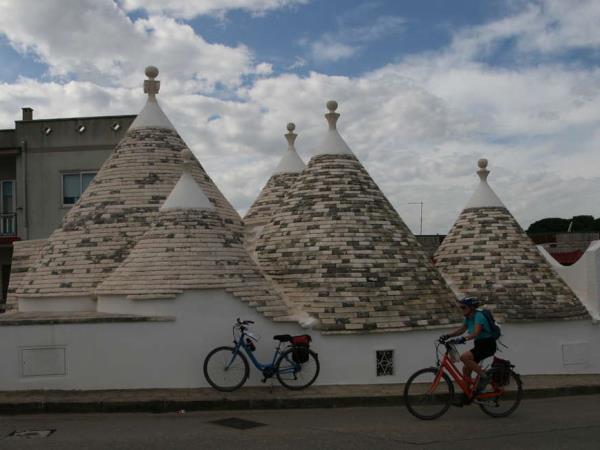 Puglia cycling vacation in Italy