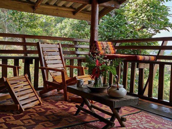 Thai cultural stay and elephant watching, short break