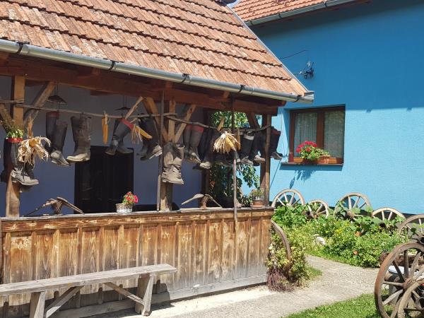 Romania hiking vacation