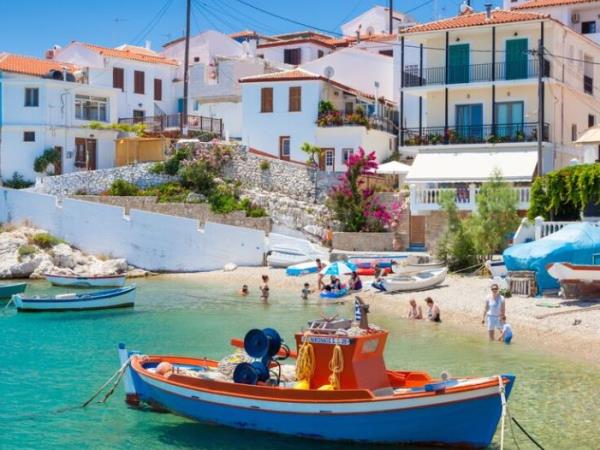 Saronic Islands sailing vacation in Greece