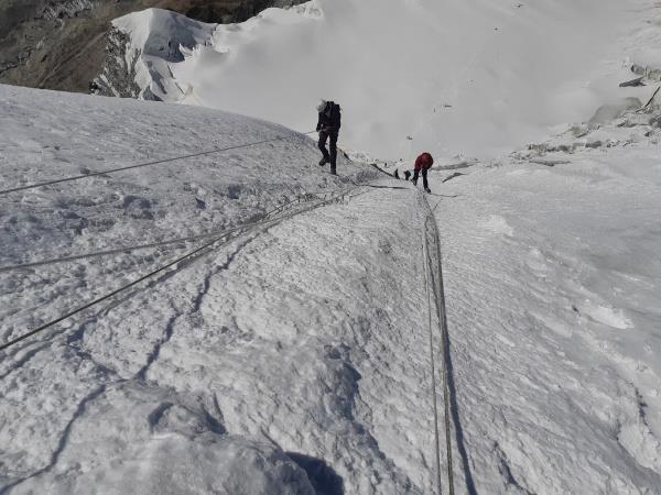Island Peak & Everest Base Camp hiking expedition
