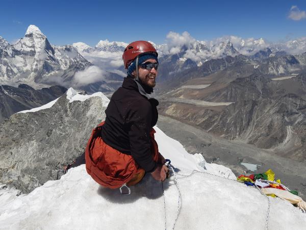 Island Peak & Everest Base Camp hiking expedition