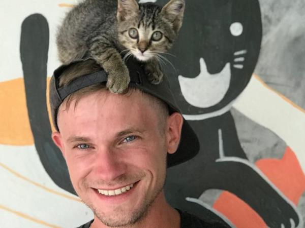 Photography volunteering in Thailand animal rescue centre