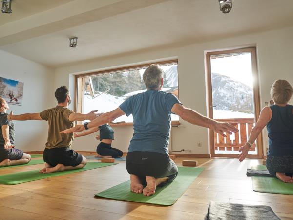 Snowboard and yoga vacation in Austria
