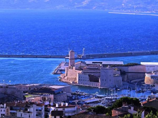 Marseille to Barcelona cycling vacation