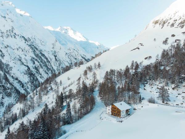 Austria learn to ski or splitboard vacation