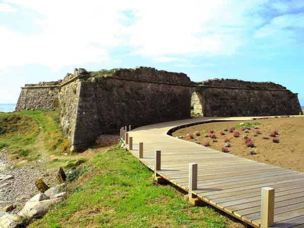 Atlantic route coastal hiking vacation in Portugal