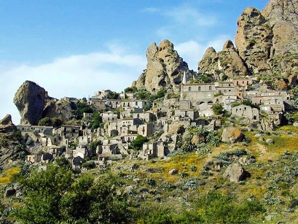 Calabria trekking holiday in Italy, tailor made