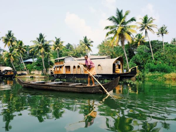 India Golden Triangle tour with Kerala Backwaters