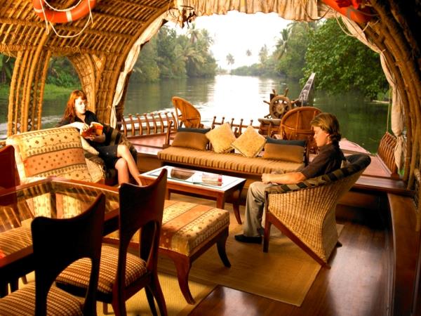 Tailor made houseboat cruise in Kerala, India