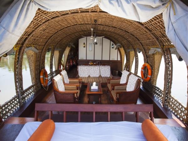 Tailor made houseboat cruise in Kerala, India