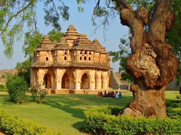 Karnataka tailormade vacation, India