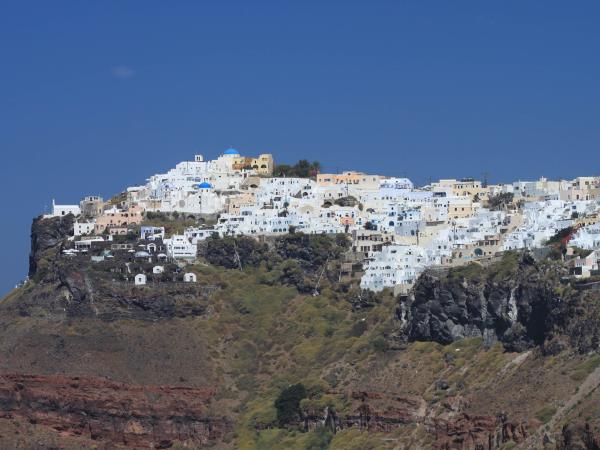 Santorini and Naxos walking vacation in Greece