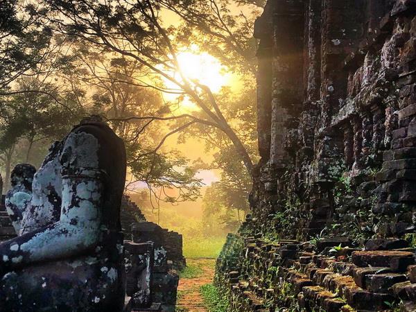 Hanoi to Saigon small group tour
