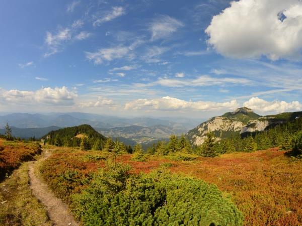 Romania hiking vacation