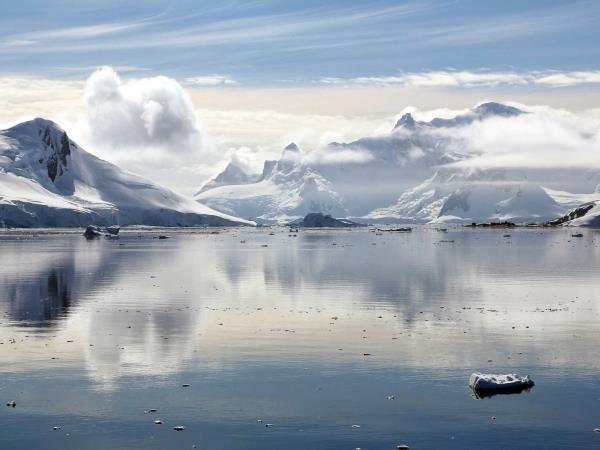 Cruise crossing the Antarctic Circle