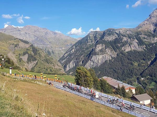 Provence Alps cycling vacation in France
