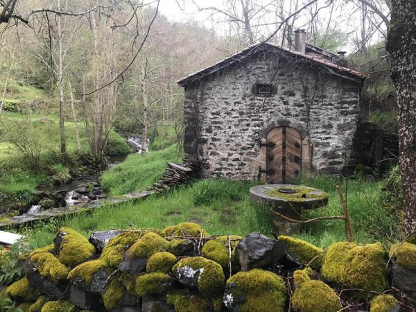 The Way of St James hiking vacation in France