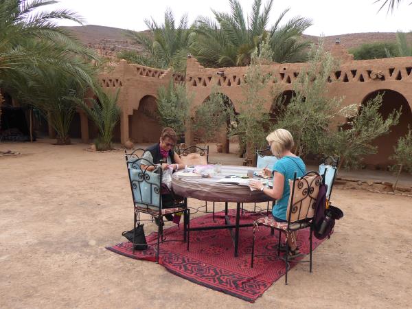 Painters retreat in Moroccan desert