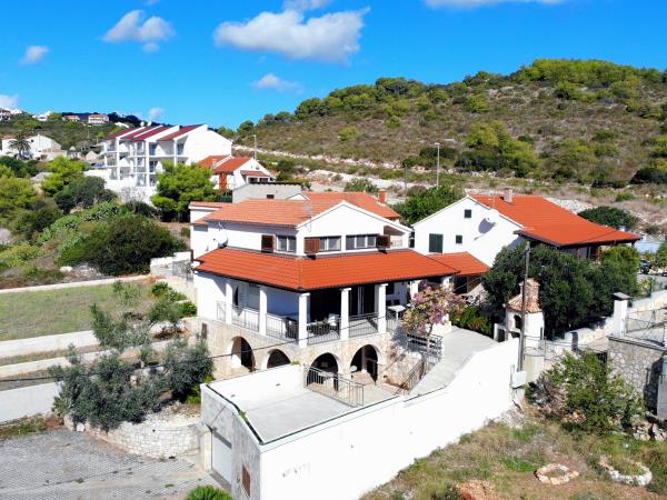 Vis Island activity vacation in Croatia