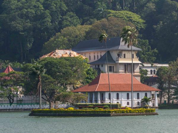 Sri Lanka tours, beyond the tourist trail