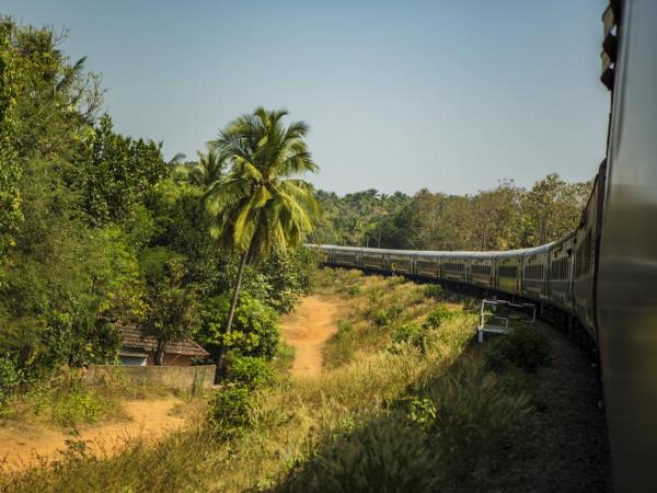 Delhi to Goa overland tours in India