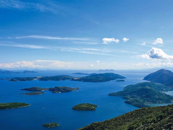 Hike, Kayak & wild camping vacation in Greece