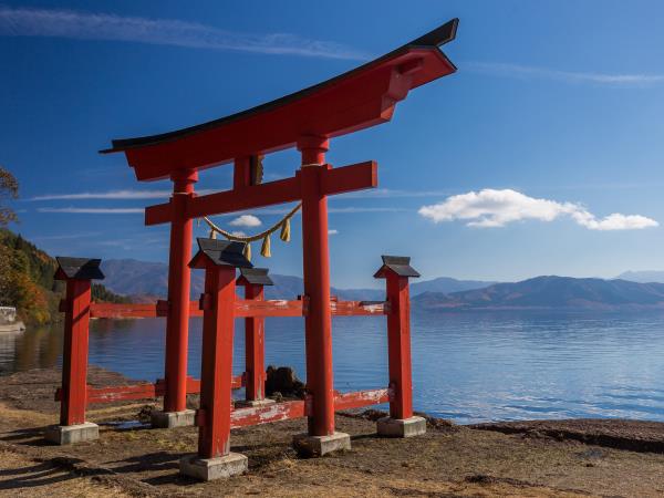 Japan photo tour in autumn foliage season