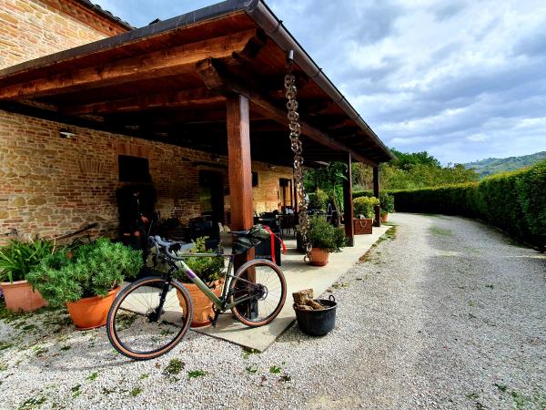 Le Marche biking vacation in Italy, guided