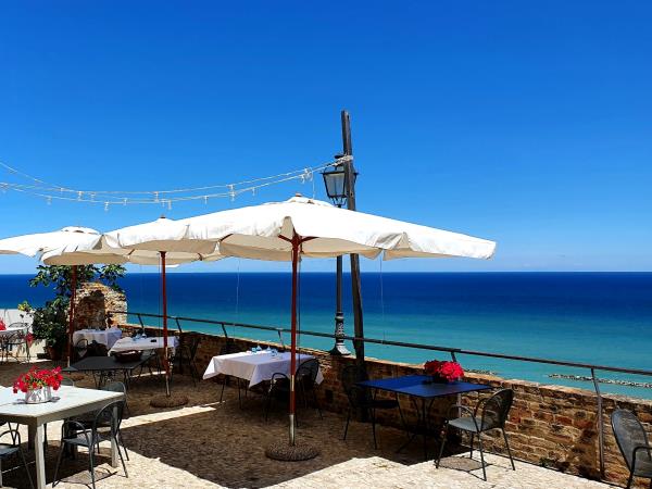 Le Marche biking vacation in Italy, guided