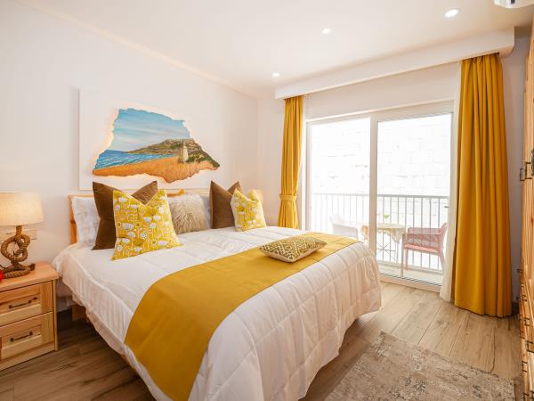 Gozo self catering beach apartment