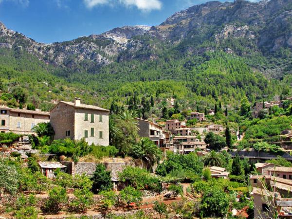 Self-guided Mallorca walking vacation