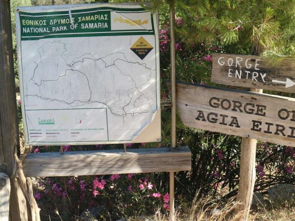 Self-guided hiking vacation in Crete