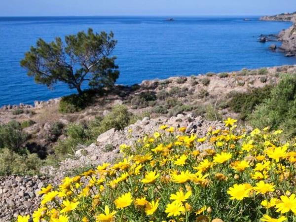 Self-guided hiking vacation in Crete