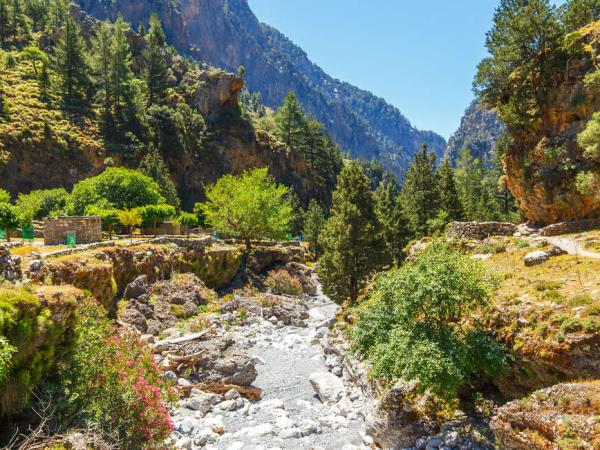 Self-guided hiking vacation in Crete