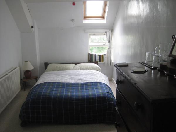 Vegetarian bed & breakfast in West Wales