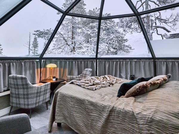 Lapland winter vacation, glass igloos and Northern Lights
