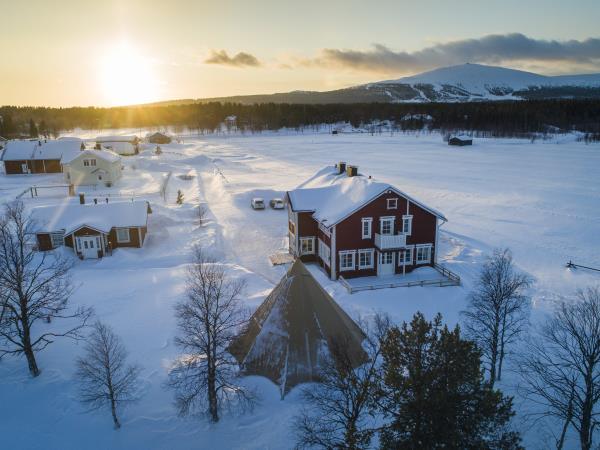 Lapland winter vacation, glass igloos and Northern Lights