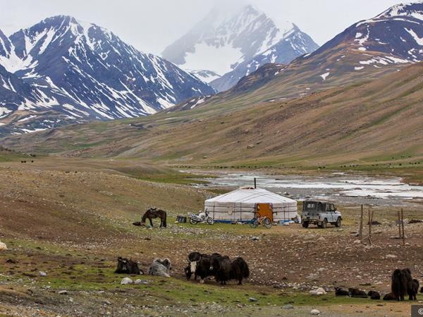 Eagle festival tour in Mongolia