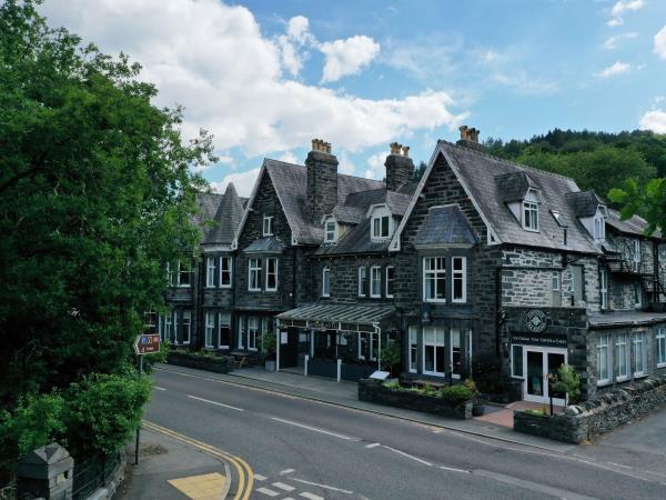 14 Peaks hiking tour in Snowdonia