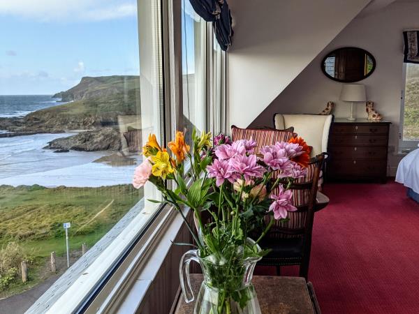 Cornwall wellness and yoga retreat